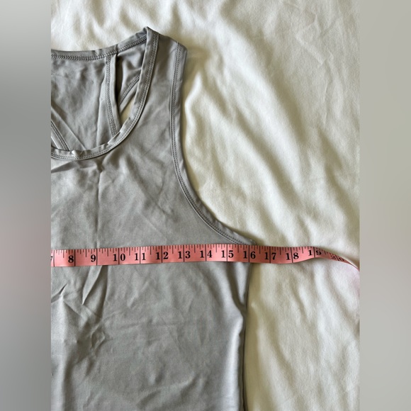 Silkworld Women's Running Tank. Criss Crossed in Back. Size Med. NWT. Grey, Soft - Picture 1 of 6